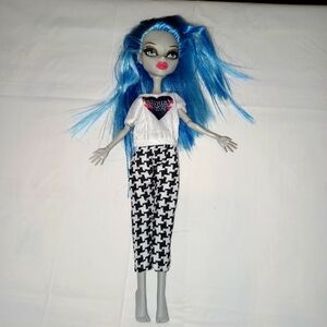 Monster High Goulia Yelps Blue-Haired 1st Wave Fashion Doll By Mattel